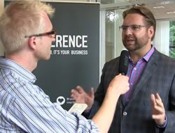 Lee Odden gets interviewed after his keynote at the i-SCOOP Content Marketing Conference Europe 2014 in Antwerp by Jelle Annaars